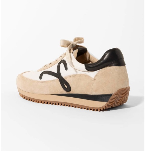 Vaneli Queen Flow Runner - Picture 3 of 5